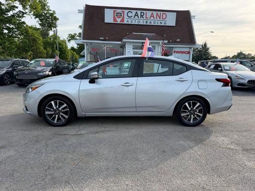 Brilliant Silver Metallic 2021 Nissan Versa 1.6 SV