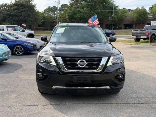 Magnetic Black 2018 Nissan Pathfinder SV