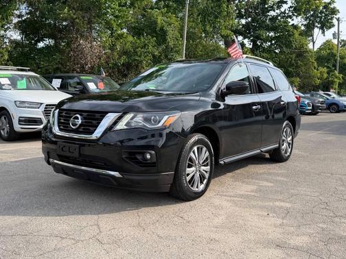 Magnetic Black 2018 Nissan Pathfinder SV