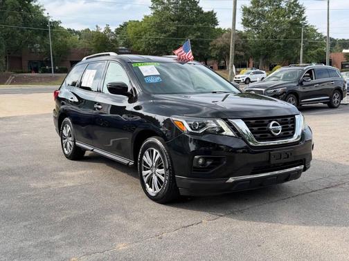 Magnetic Black 2018 Nissan Pathfinder SV