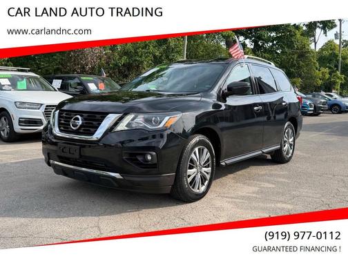 Magnetic Black 2018 Nissan Pathfinder SV