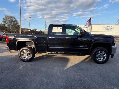 Onyx Black 2018 GMC Sierra 2500 SLT