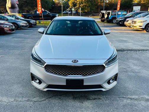 2018 Kia Cadenza Premium