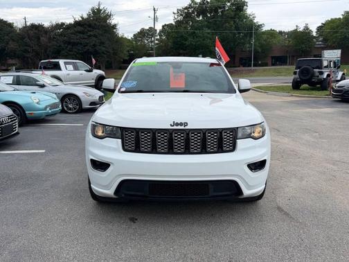 Bright White Clearcoat 2019 Jeep Grand Cherokee Altitude