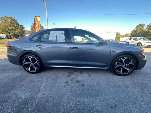 2020 Volkswagen Passat 2.0T R-Line