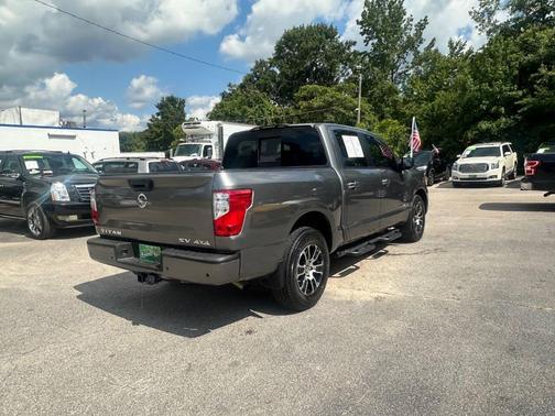 2021 Nissan Titan SV