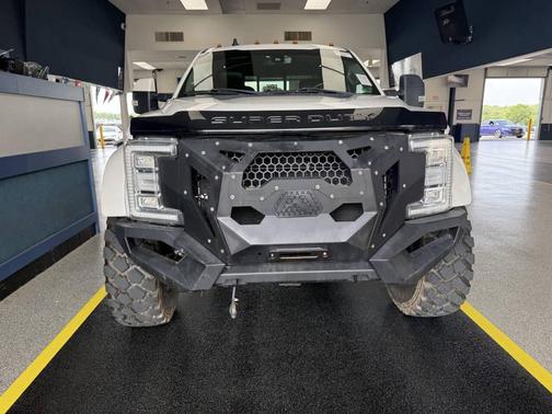 White 2019 Ford F-450 Lariat