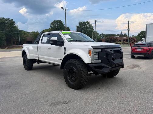 White 2019 Ford F-450 Lariat