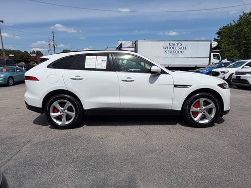 Fuji White 2018 Jaguar F-PACE 25t Premium
