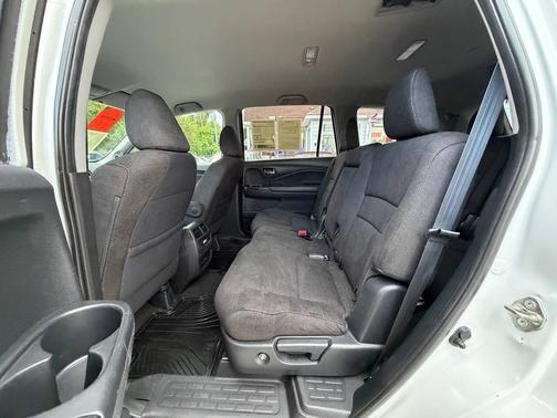 Platinum White Pearl 2020 Honda Pilot AWD EX