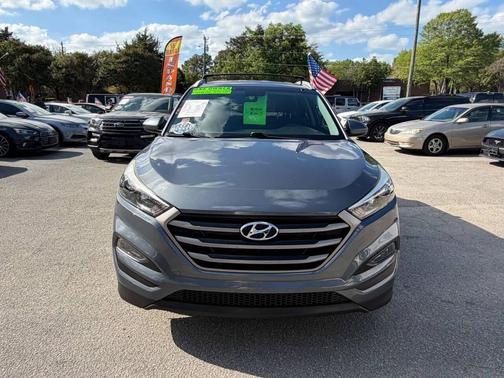 2016 Hyundai TUCSON SE