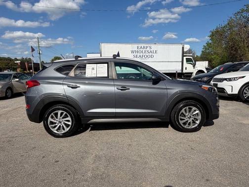 2016 Hyundai TUCSON SE