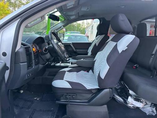 2013 Nissan Titan SV