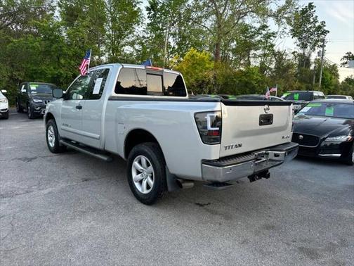 2013 Nissan Titan SV
