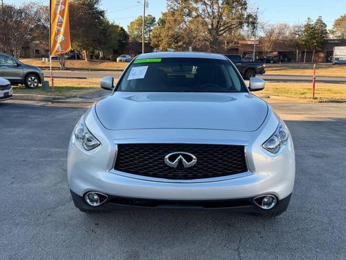 2017 INFINITI QX70 Base