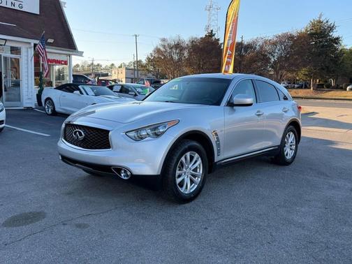 2017 INFINITI QX70 Base