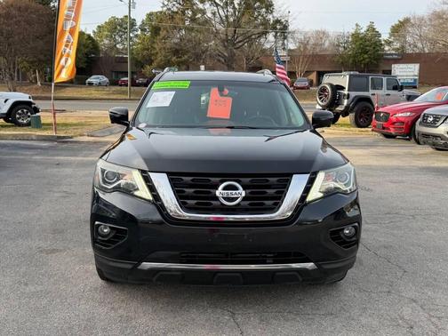 2017 Nissan Pathfinder SL