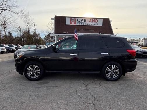 2017 Nissan Pathfinder SL