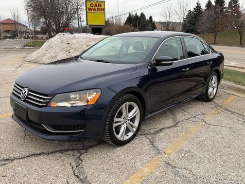 2014 Volkswagen Passat 1.8T Auto SE w/Sunroof & Nav