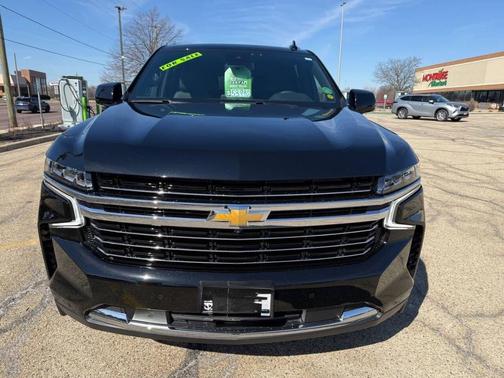 2023 Chevrolet Suburban LT