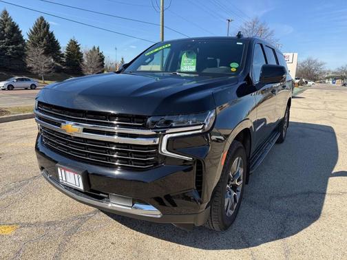 2023 Chevrolet Suburban LT