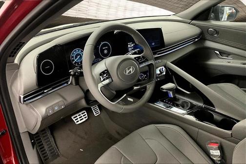 2025 Hyundai ELANTRA HEV SEL