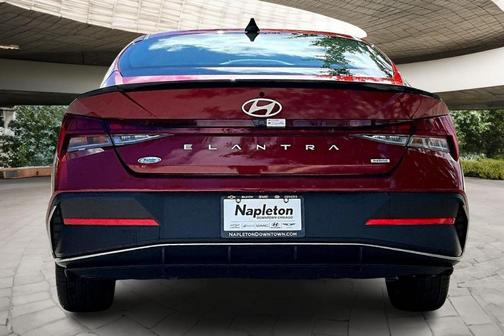 2025 Hyundai ELANTRA HEV SEL