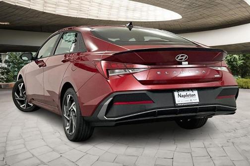 2025 Hyundai ELANTRA HEV SEL
