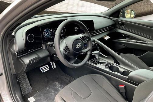 2025 Hyundai ELANTRA HEV SEL