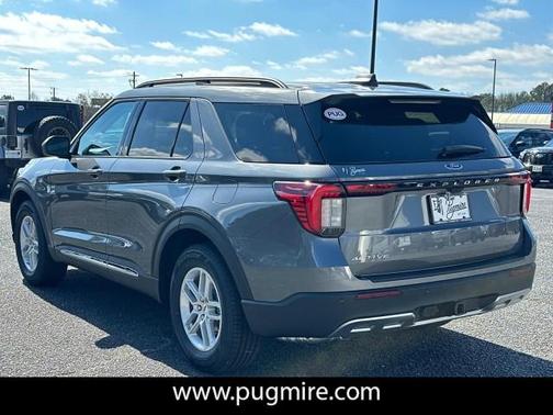 2025 Ford Explorer Active RWD
