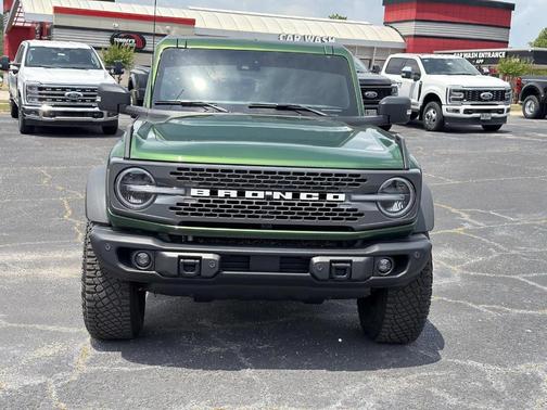 Eruption Green Metallic 2023 Ford Bronco Badlands