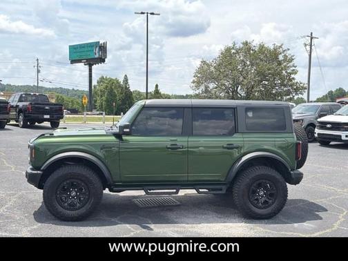 Eruption Green Metallic 2023 Ford Bronco Badlands