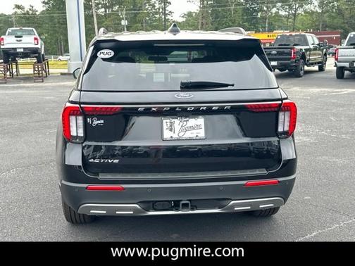 2025 Ford Explorer Active RWD