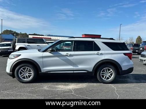 2025 Ford Explorer Active RWD