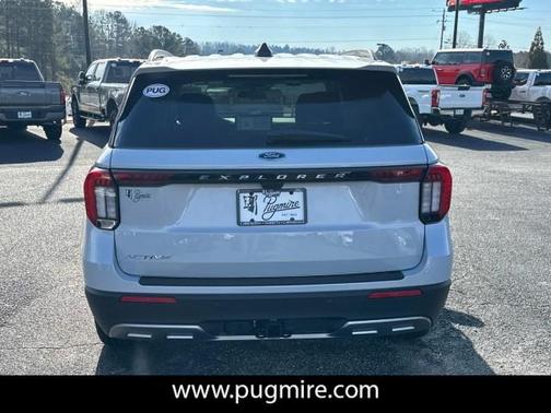 2025 Ford Explorer Active RWD