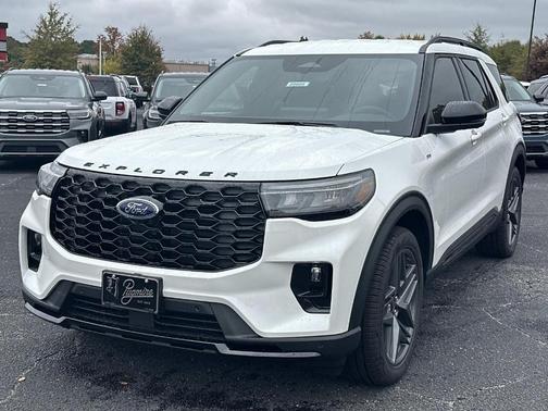 2025 Ford Explorer ST-Line RWD