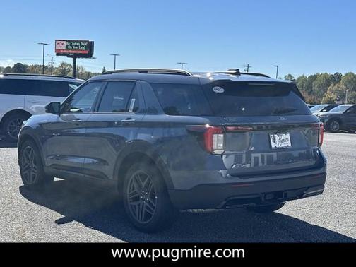 2025 Ford Explorer ST-Line RWD