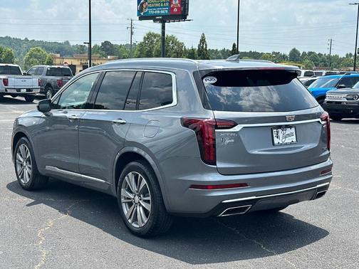 2022 Cadillac XT6 Premium Luxury FWD