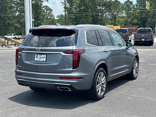 2022 Cadillac XT6 Premium Luxury FWD
