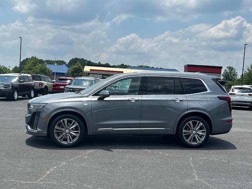 2022 Cadillac XT6 Premium Luxury FWD