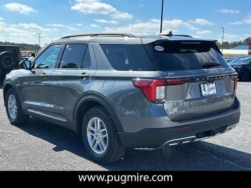 2025 Ford Explorer Active RWD