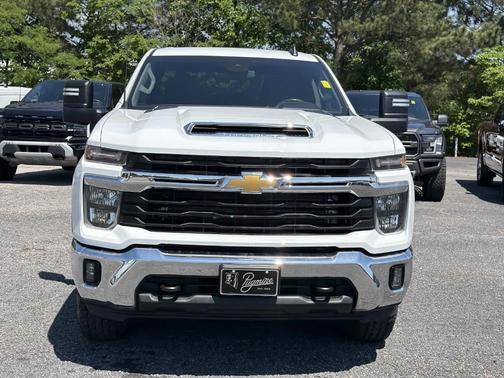 White 2024 Chevrolet Silverado 2500 LT