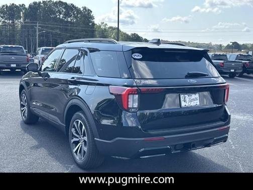 2025 Ford Explorer ST-Line RWD
