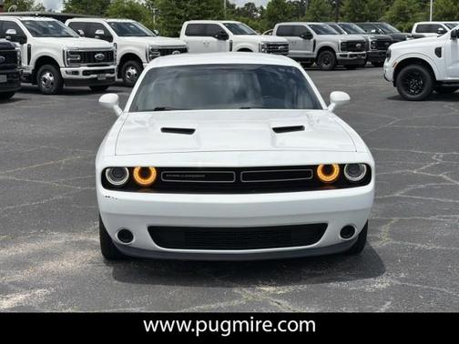 Bright White Clearcoat 2016 Dodge Challenger SXT