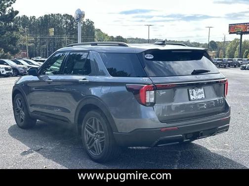 2025 Ford Explorer ST-Line RWD