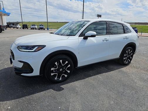 Platinum White Pearl 2026 Honda HR-V