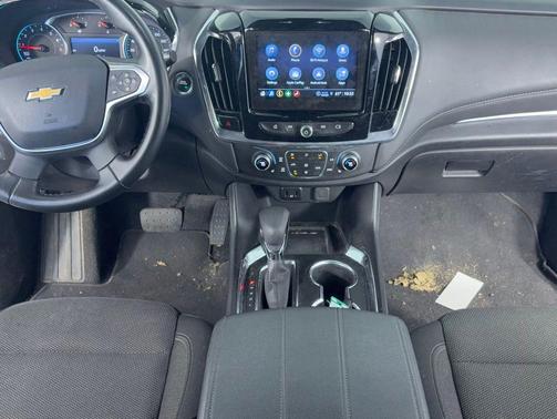 Summit White 2023 Chevrolet Traverse LT Cloth