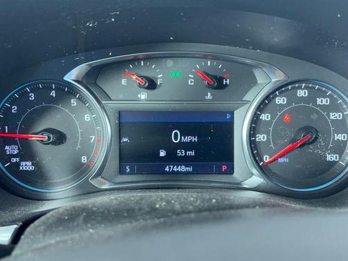 Summit White 2023 Chevrolet Traverse LT Cloth