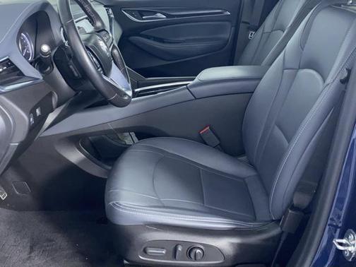2022 Buick Enclave AWD Essence