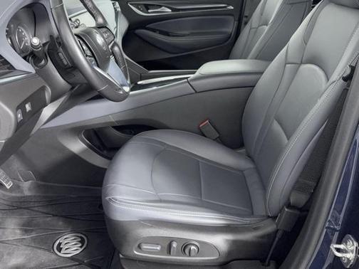 2022 Buick Enclave AWD Essence